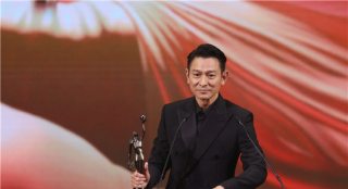 第40届香港电影金像奖揭晓 刘德华代领奖现场哽咽