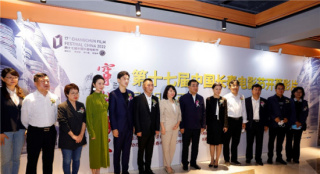 第17届长春电影节开幕片《穿越烽火》举行见面会