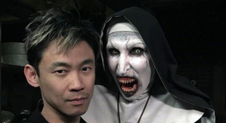 温子仁公布《修女2》阵容 晒出与恶魔修女合影