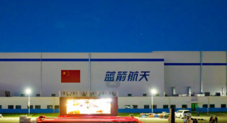 《独行月球》酒泉放映 中秋沈腾在“月球”送欢乐